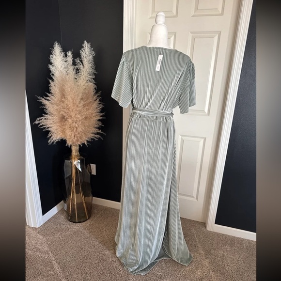 NWT Baltic Born Andi Ribbed Maxi Wrap Dress in Dusty Sage
size XXXL - Picture 5 of 12